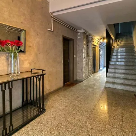 Modern Large In French Quarter Area * 布加勒斯特